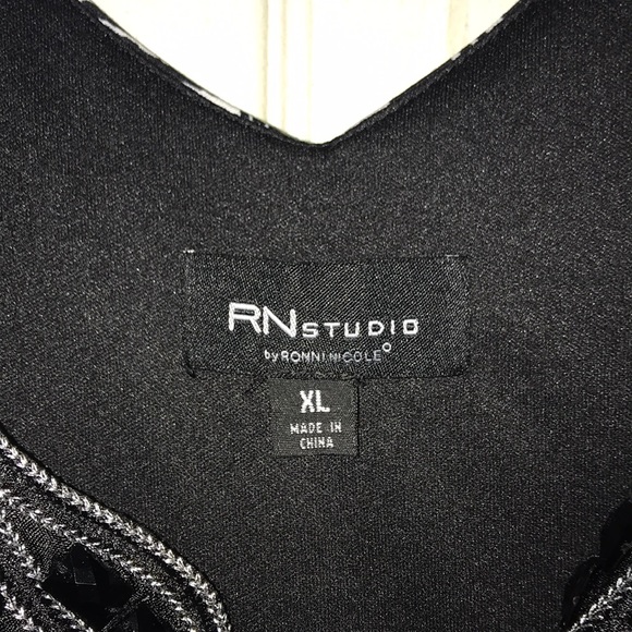 Knee length dress - Picture 4 of 4